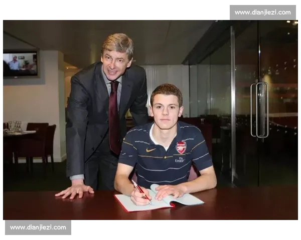 沙尔克 04 锁定未来核心!法齐签约五年助力复兴